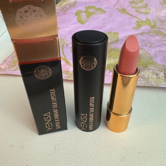 NEW YENSA Super 8 vibrant silk lipstick - Picture 7 of 10